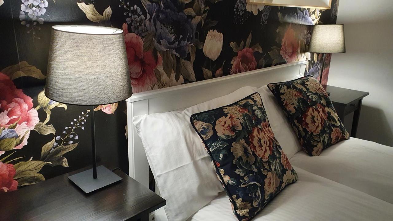 Pasta Factory Guest Rooms Galway Bagian luar foto