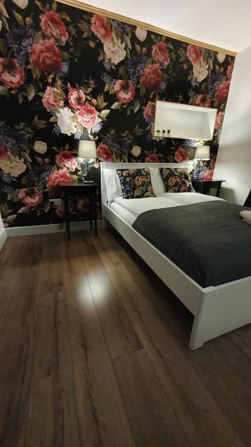 Pasta Factory Guest Rooms Galway Bagian luar foto