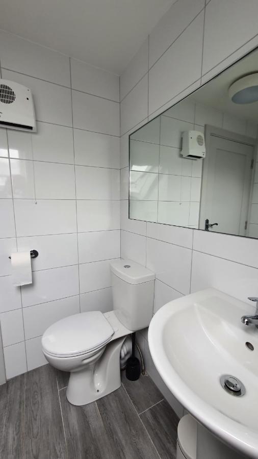 Pasta Factory Guest Rooms Galway Bagian luar foto