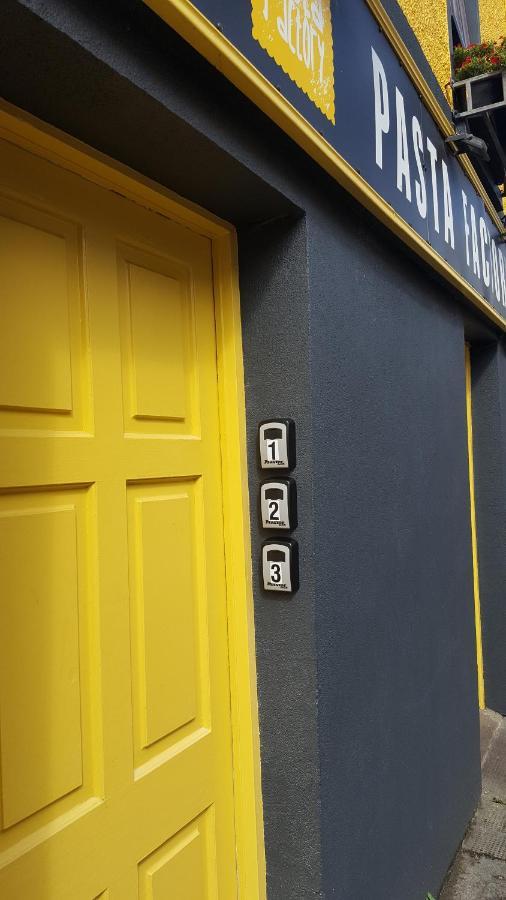 Pasta Factory Guest Rooms Galway Bagian luar foto