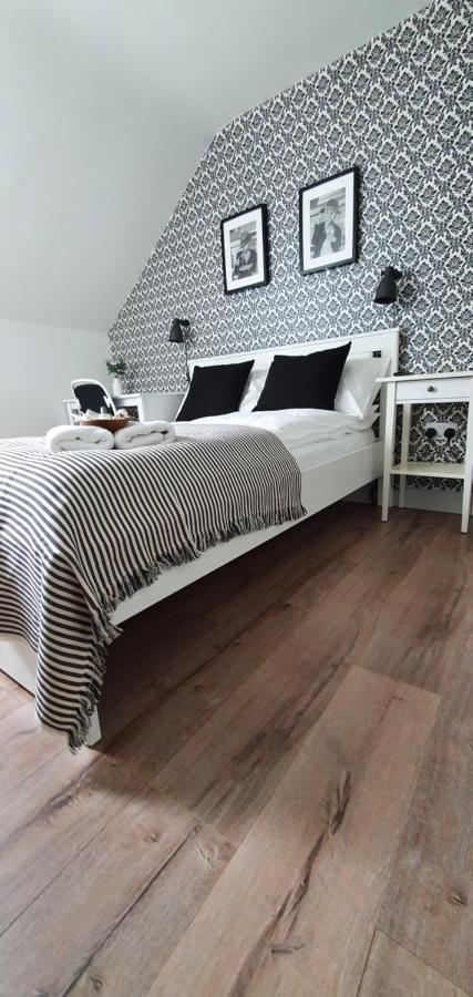 Pasta Factory Guest Rooms Galway Bagian luar foto