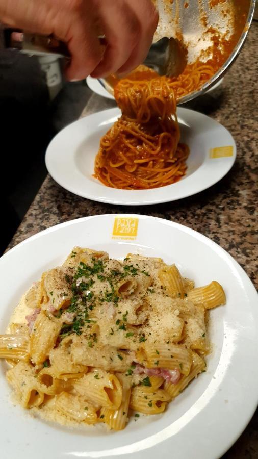 Pasta Factory Guest Rooms Galway Bagian luar foto