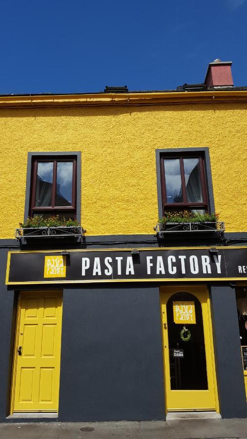 Pasta Factory Guest Rooms Galway Bagian luar foto